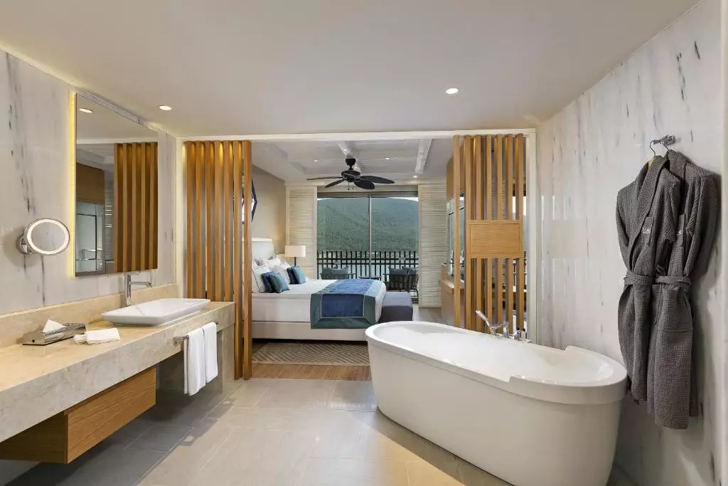 تایتانیک لاکچری کالکشن بدروم