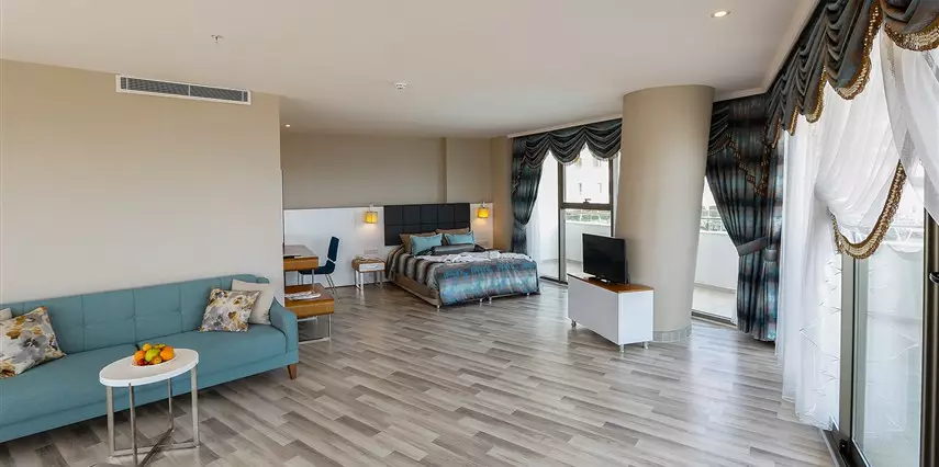 زوریا دولوکس آلانیا