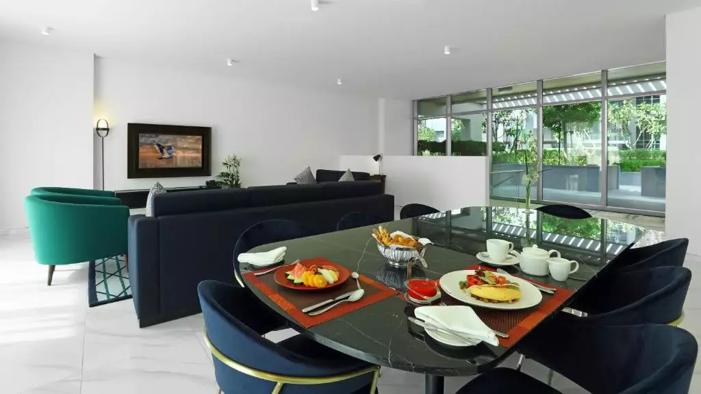 میلینیوم آتریا بیزینس بی دبی