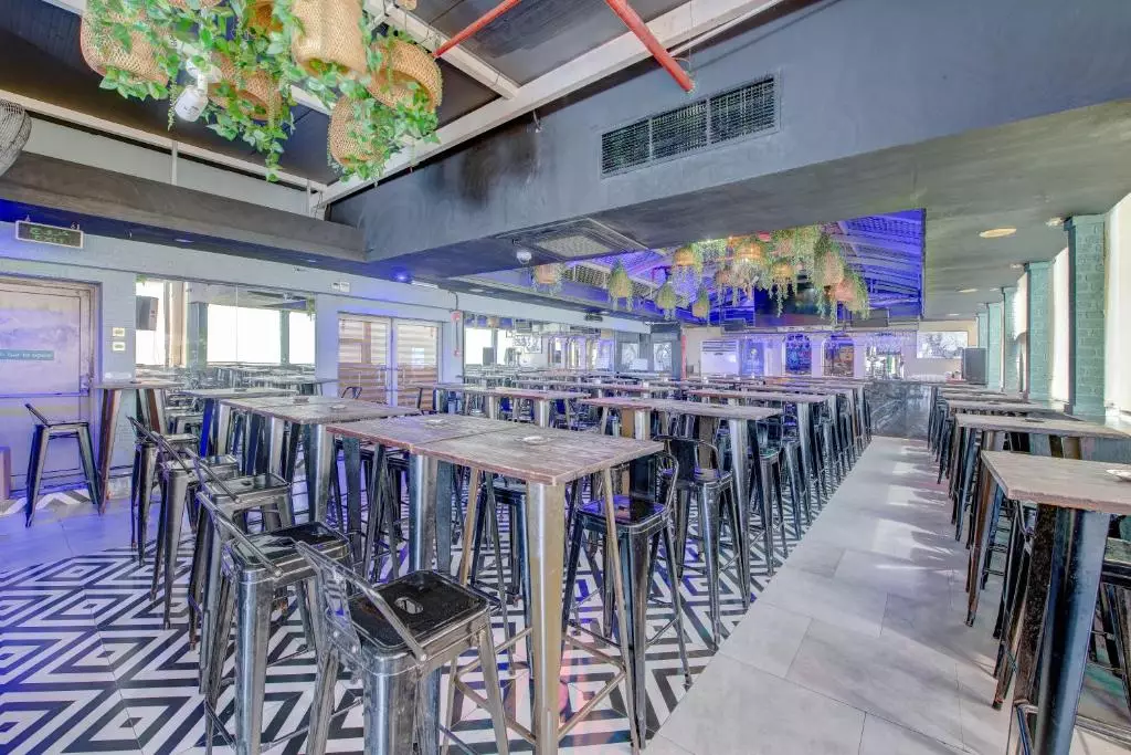 هاوارد جانسون پلازا بای ویندهام دبی دیره