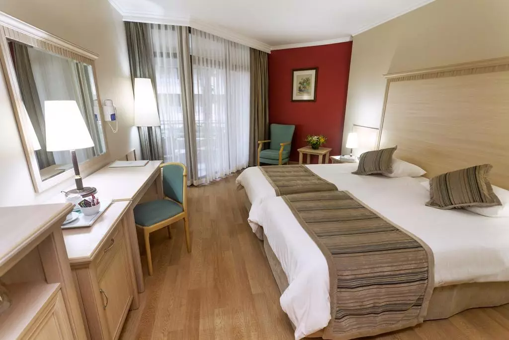 آکوا بیچ هتل