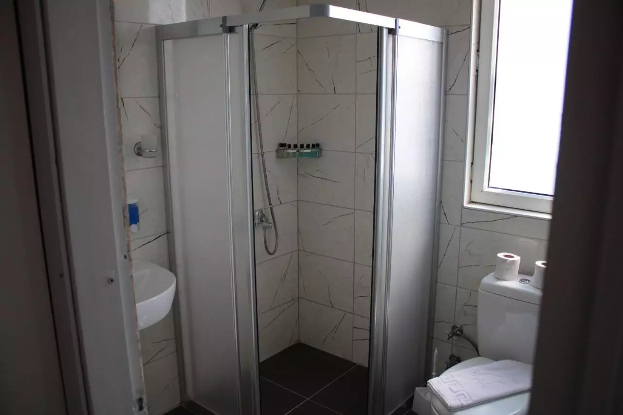 بین بیلا آلانیا