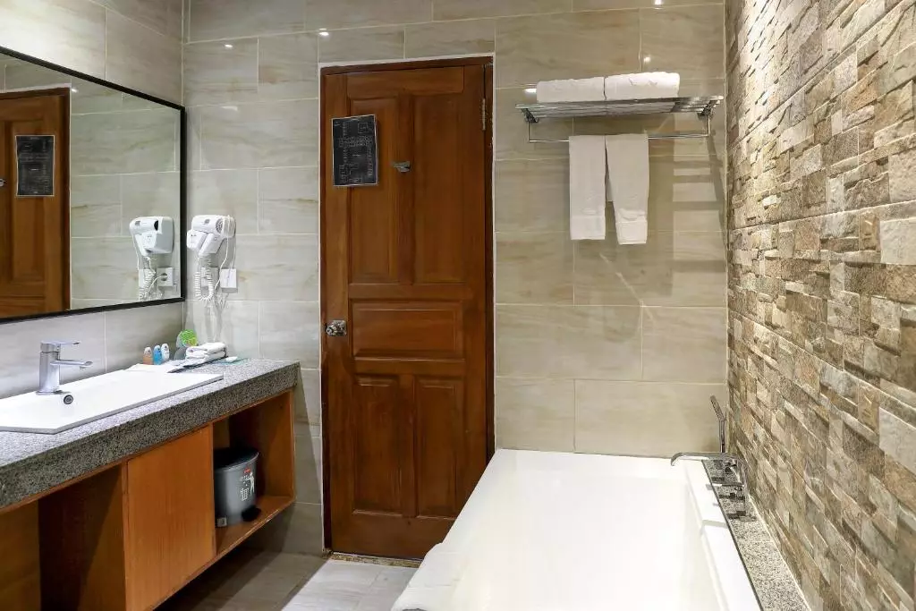 پوری سارون سمینیاک بالی