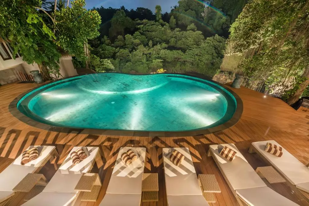 تاندوا ریزورت اوبود بالی بای کروس کالکشن