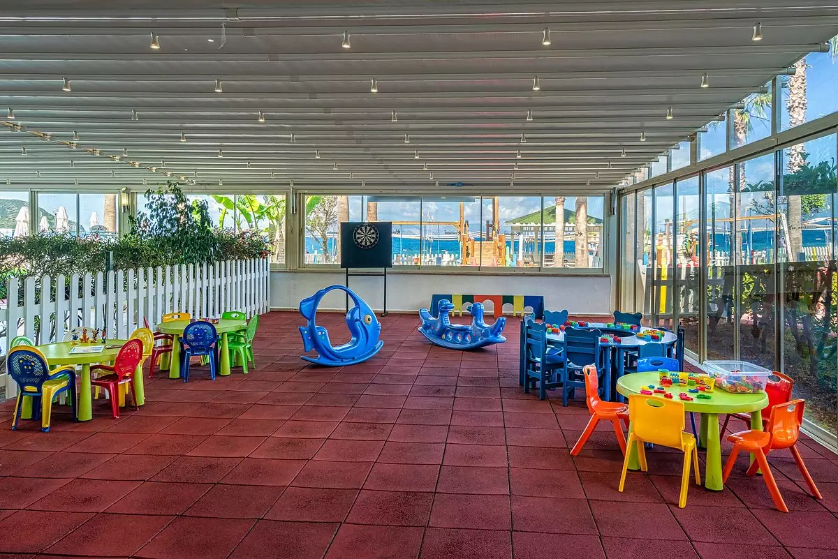 آزور بای یلکن