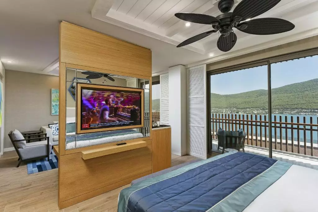 تایتانیک لاکچری کالکشن بدروم