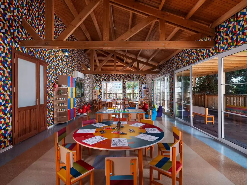 روبی پلاتینوم آلانیا