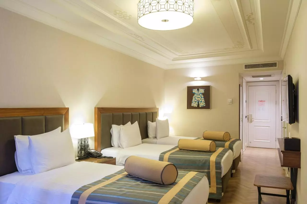 گلدن ایج تکسیم استانبول