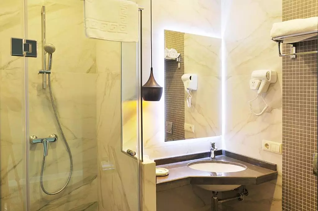 جاست این تفلیس