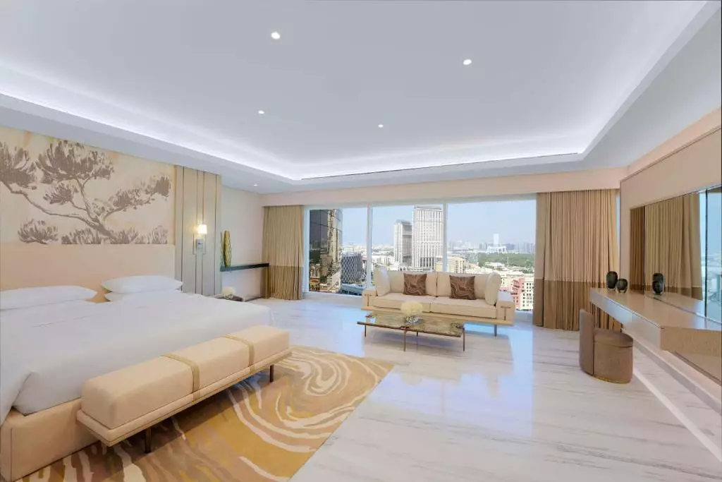 گرند حیات دبی