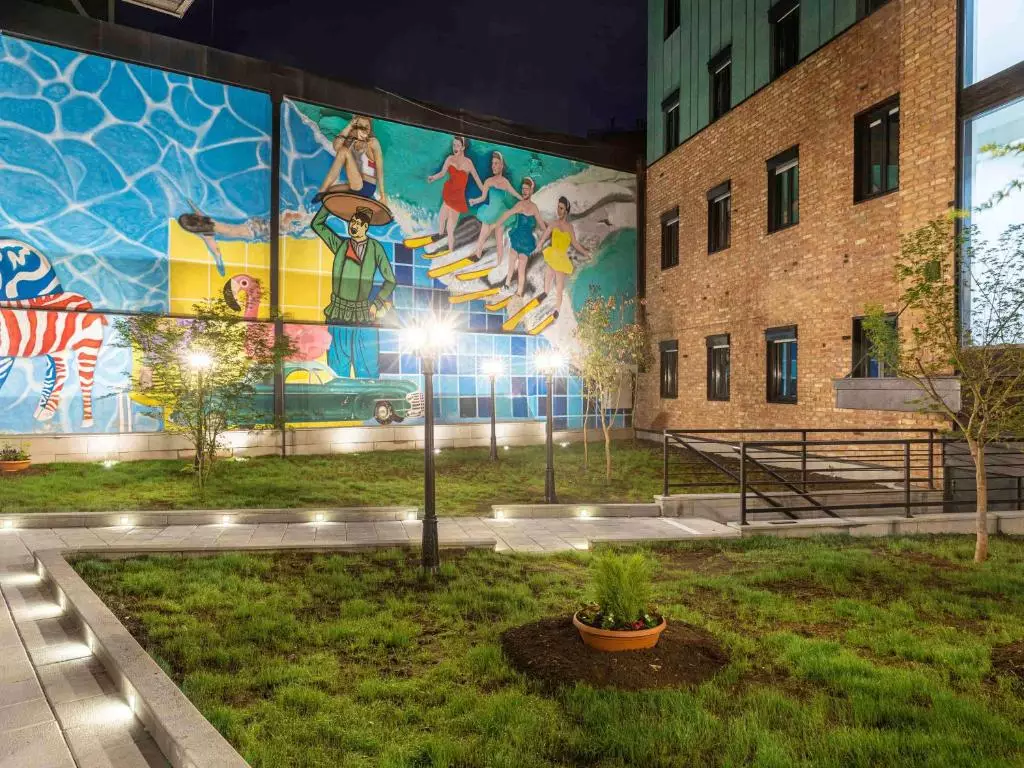 ایبیس باجت تفلیس سنتر