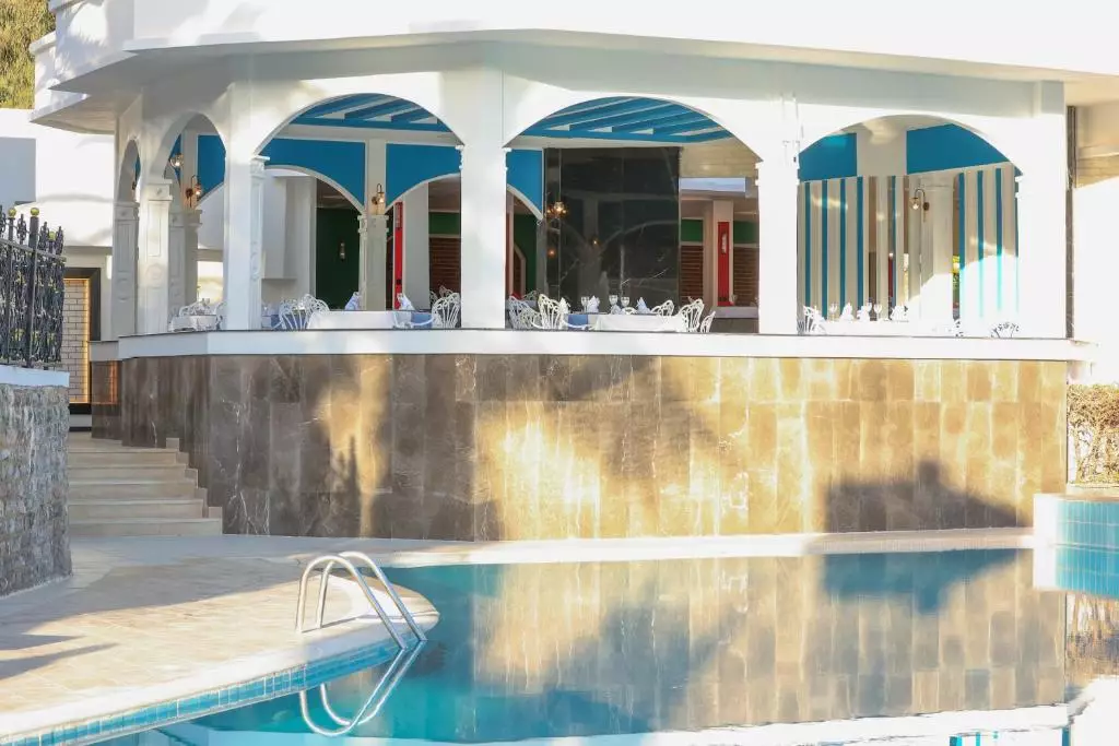 کریستال گرین بی ریزورت اسپا