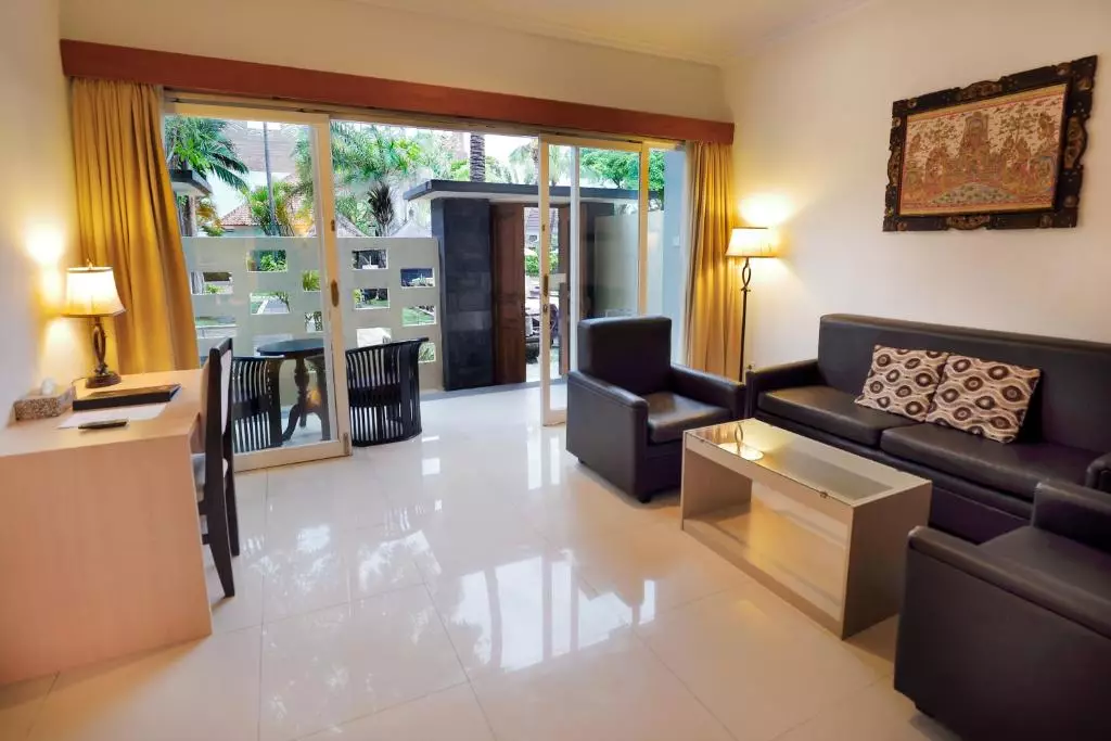 پوری سارون سمینیاک بالی