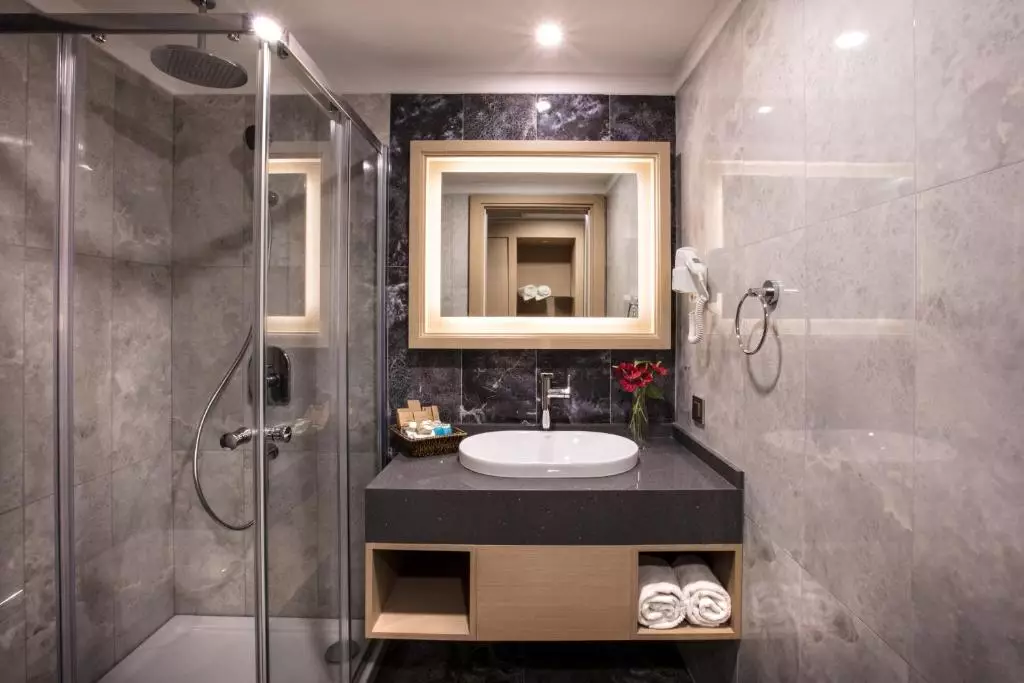 کرومار افسوس بیچ اند اسپا ریزورت