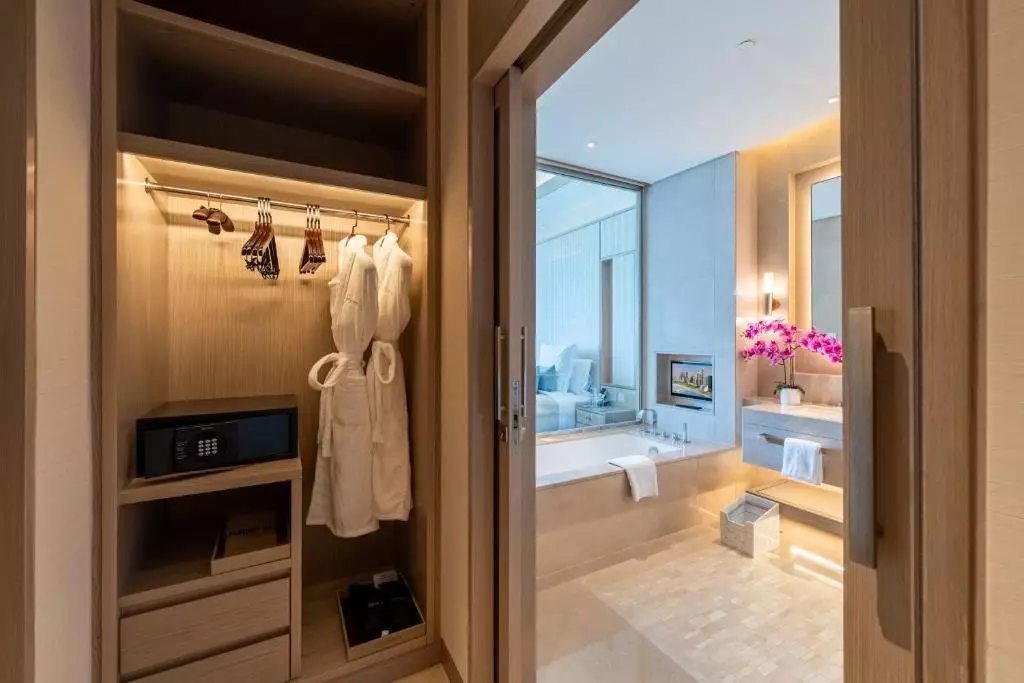 فایو لوکس دبی