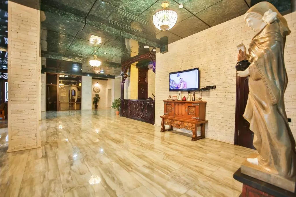 واین پالاس تفلیس