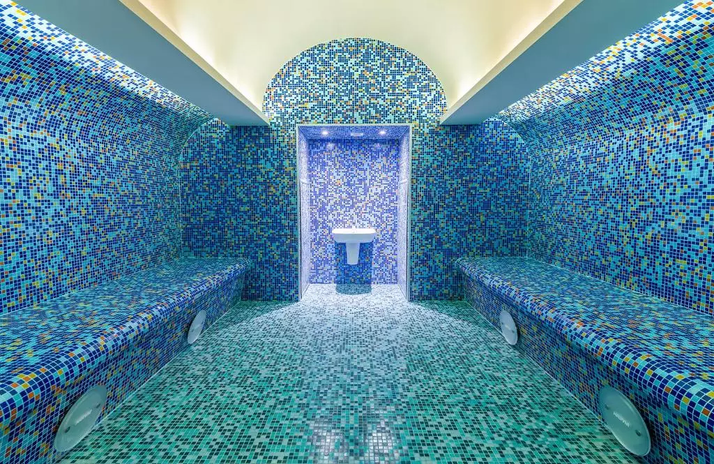گرند گلوریا باتومی