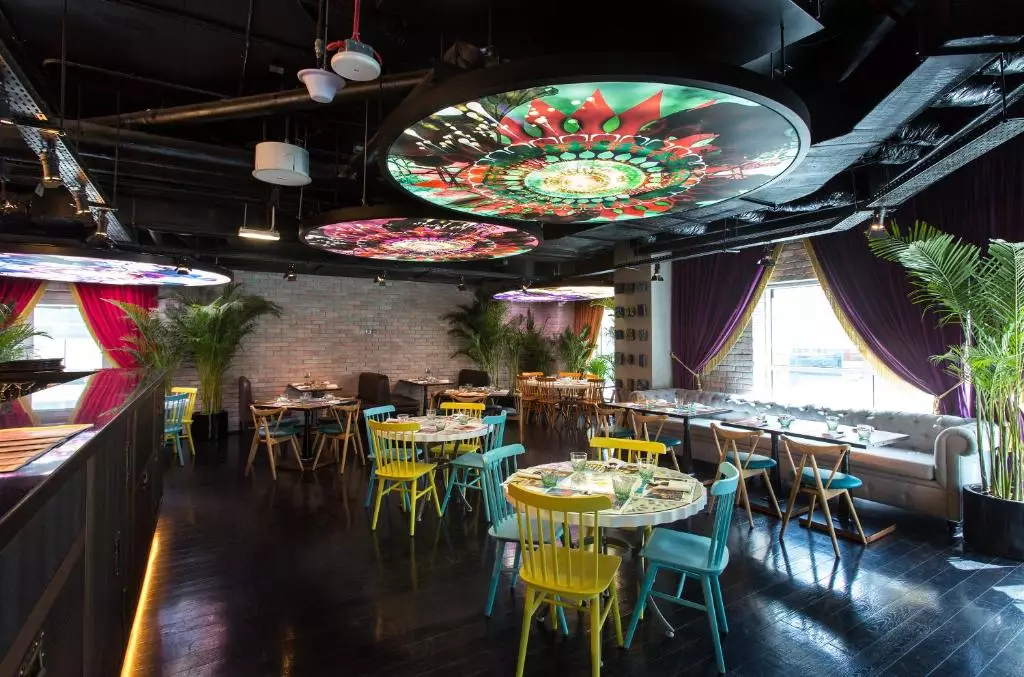 نائومی (دوسیت دی 2 کنز سابق) دبی