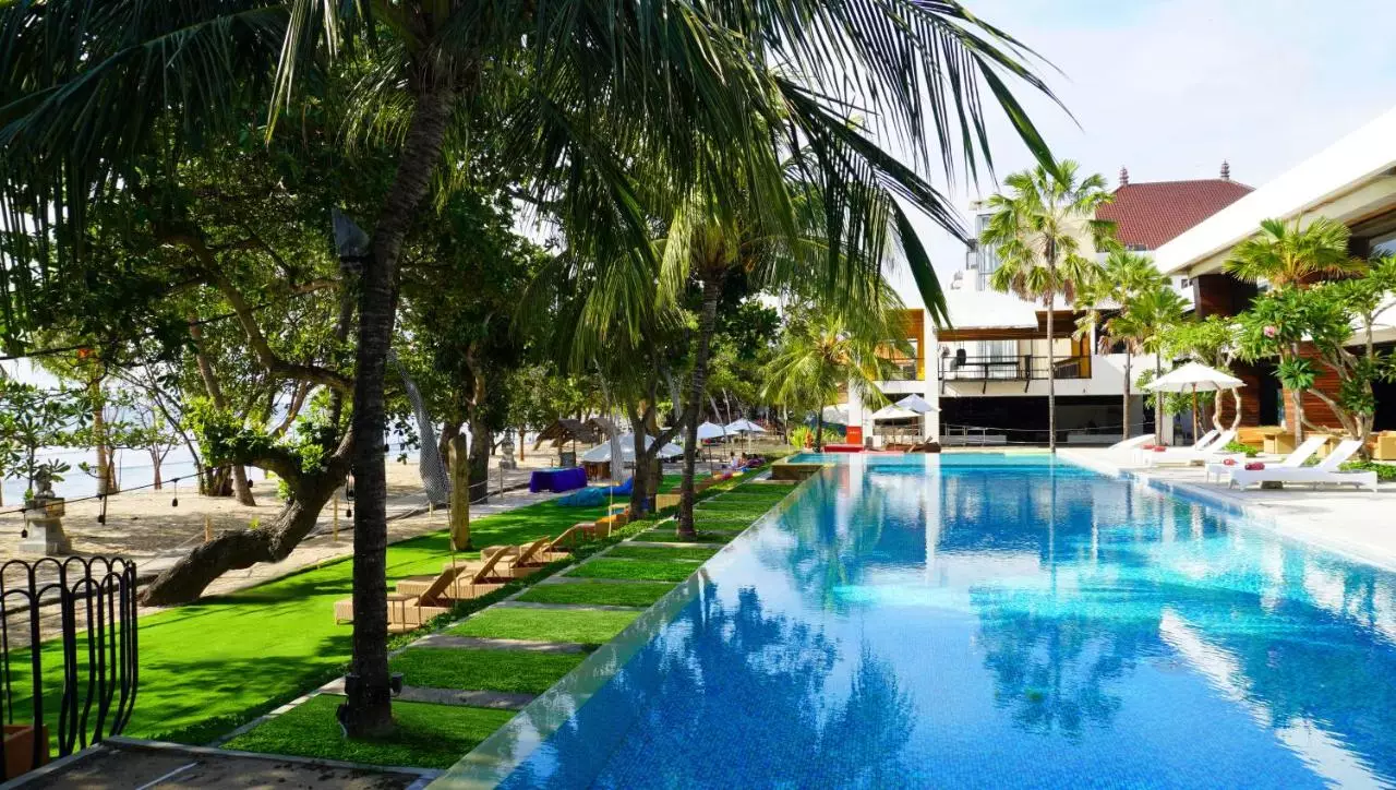 هتل تورنتوم فورمرلی گرند ایینا