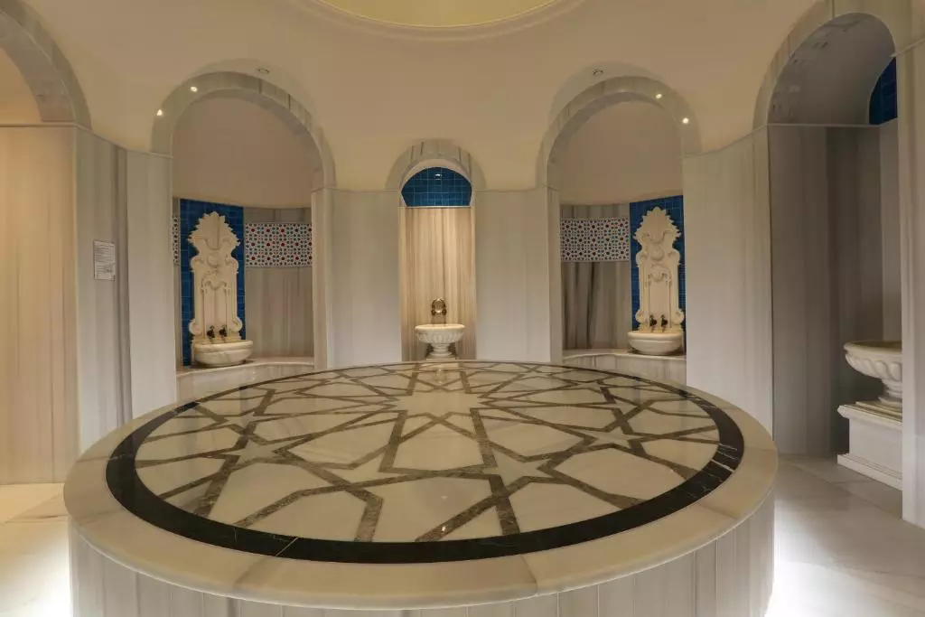 کاریزما دلوکس