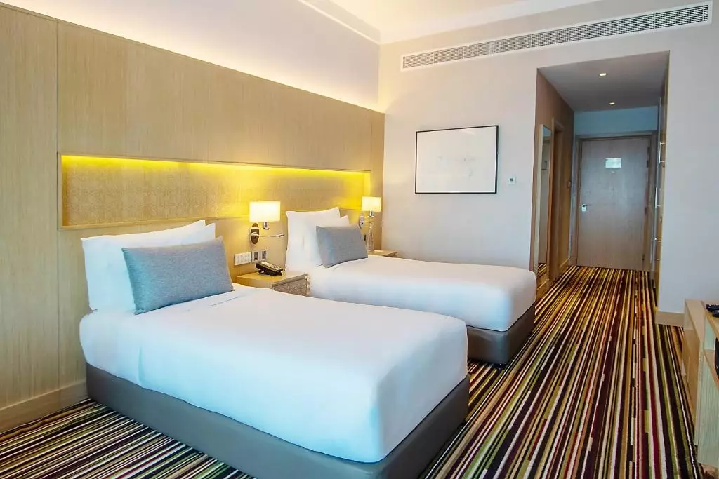 نائومی (دوسیت دی 2 کنز سابق) دبی