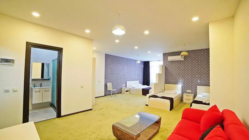 ماردی پلازا باتومی