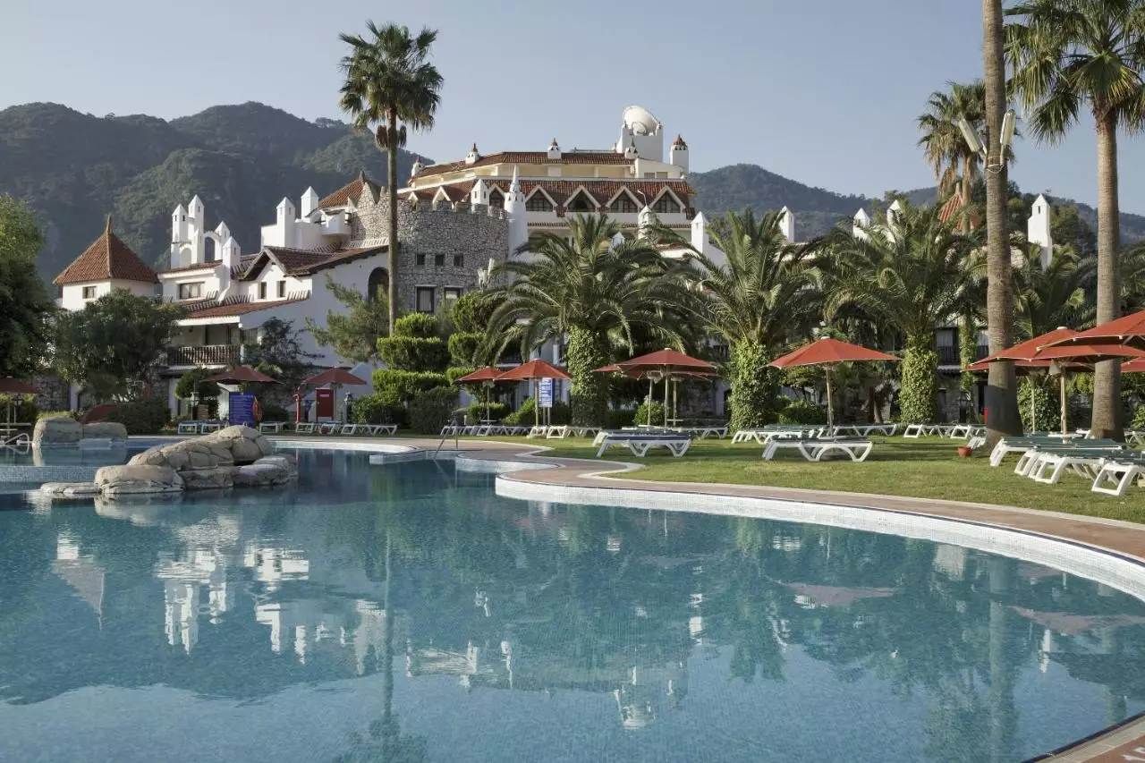 مارتی ریزورت دلوکس