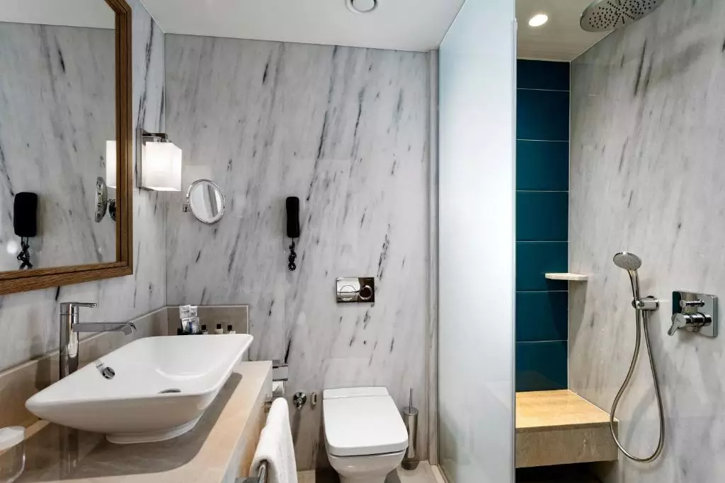 تایتانیک لاکچری کالکشن بدروم