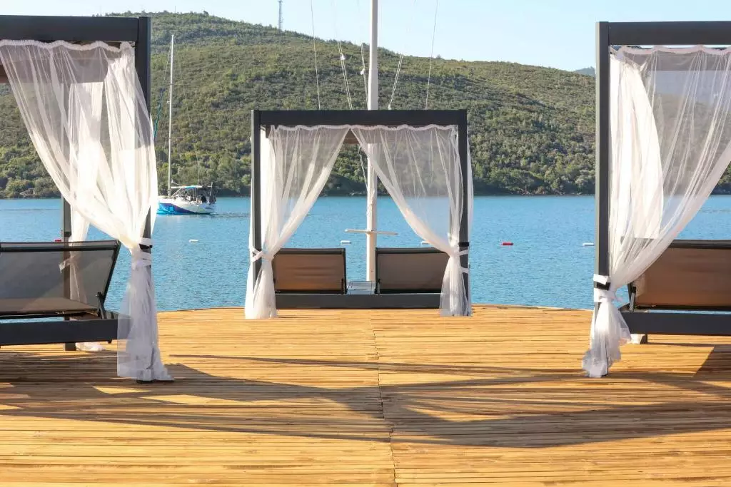 کریستال گرین بی ریزورت اسپا