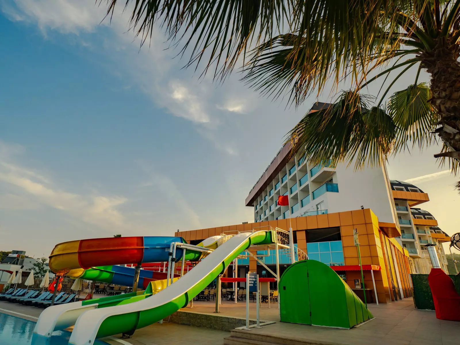 ترون بیچ ریزورت آلانیا