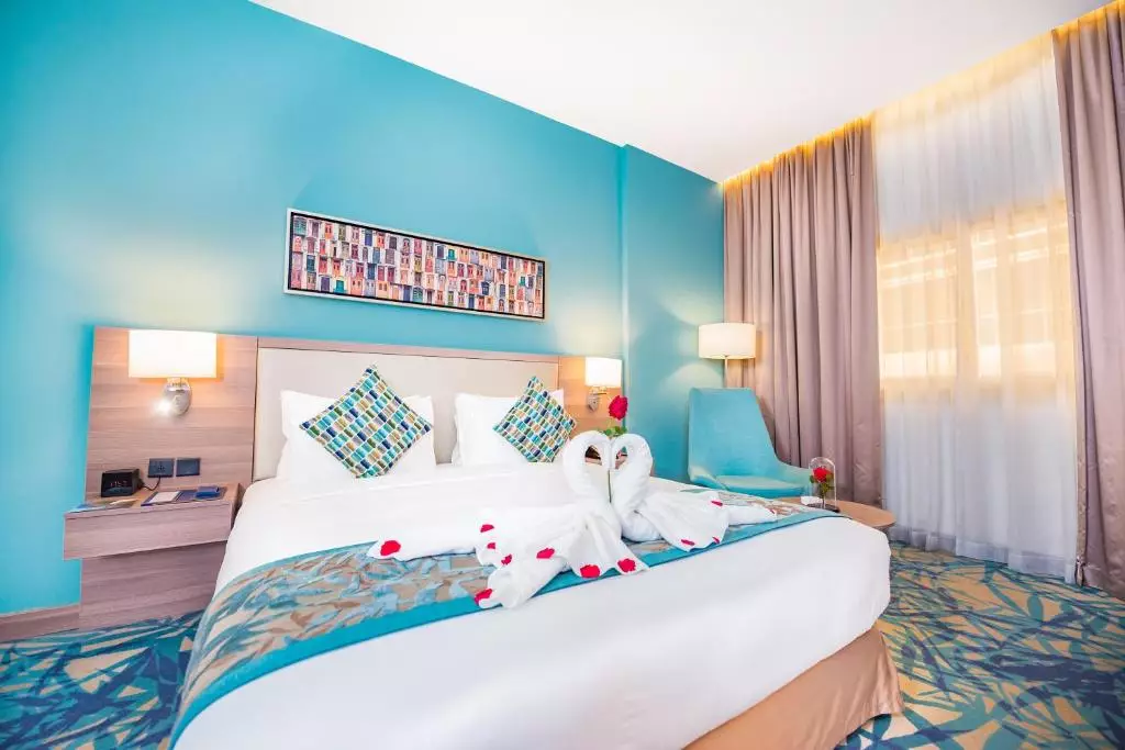 منا البارشا دبی