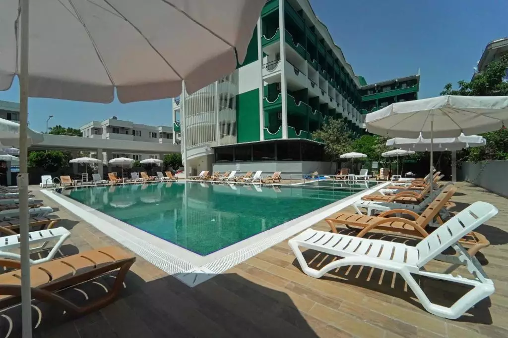 هدف کلئوپاترا آلانیا