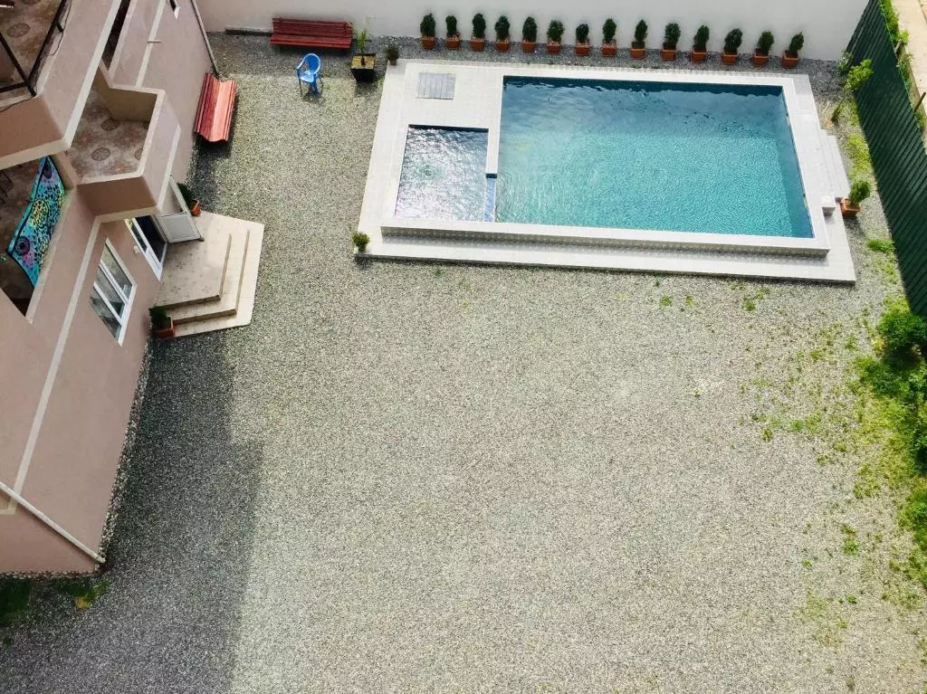 لجند بیزینس باتومی