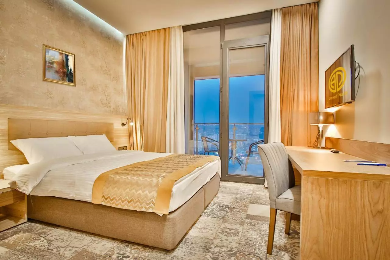 آمری پلازا تفلیس