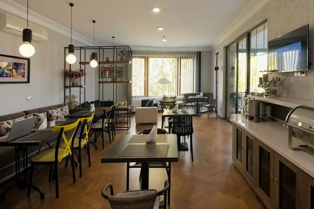 هتل لیوین تفلیس