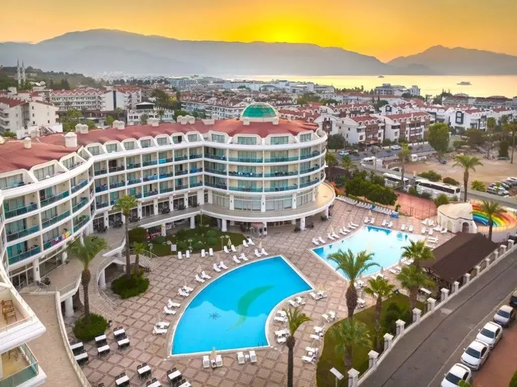 پینتا پارک دلوکس