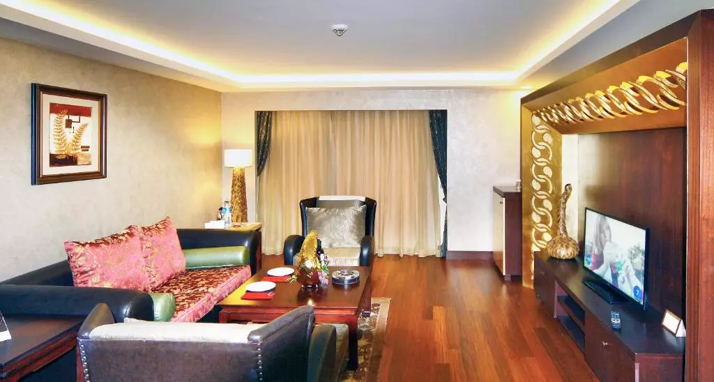 رویال دراگون آلانیا