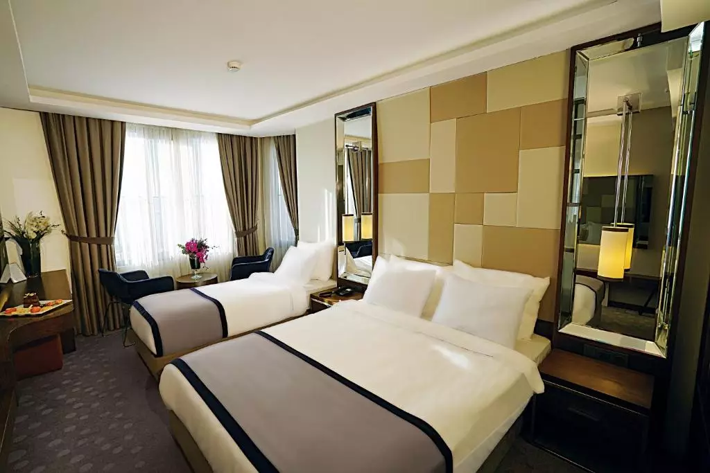 واین پالاس تفلیس