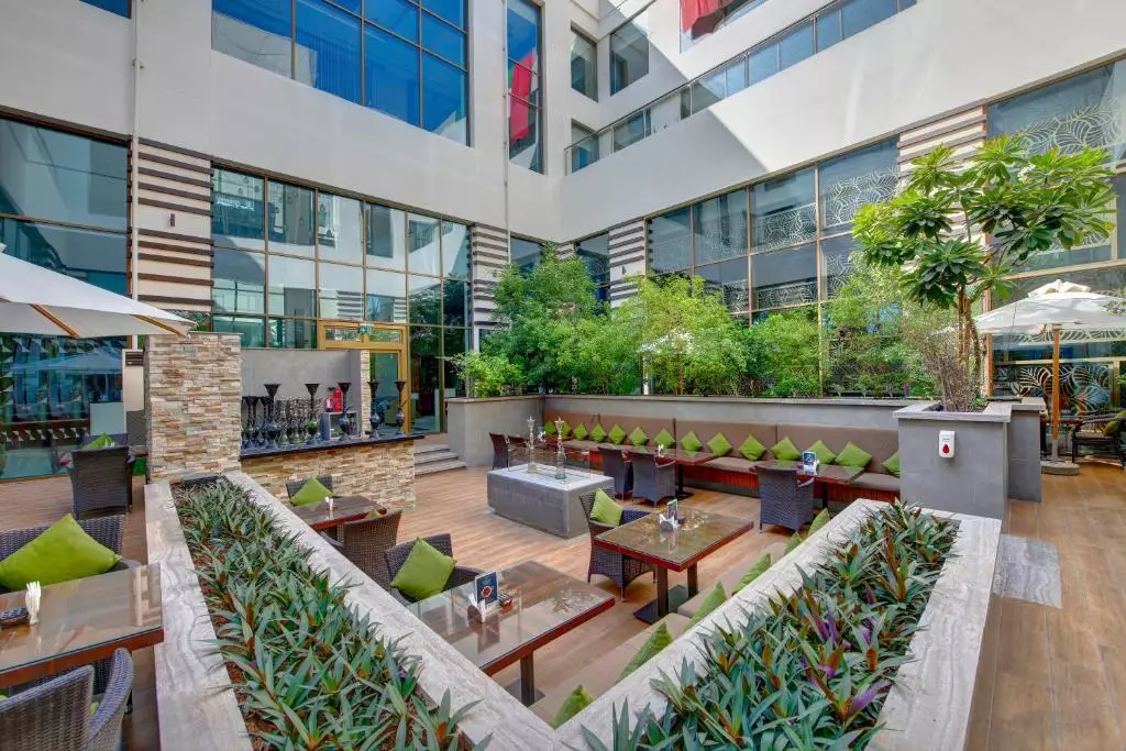 متروپولیتن شیخ زائد دبی