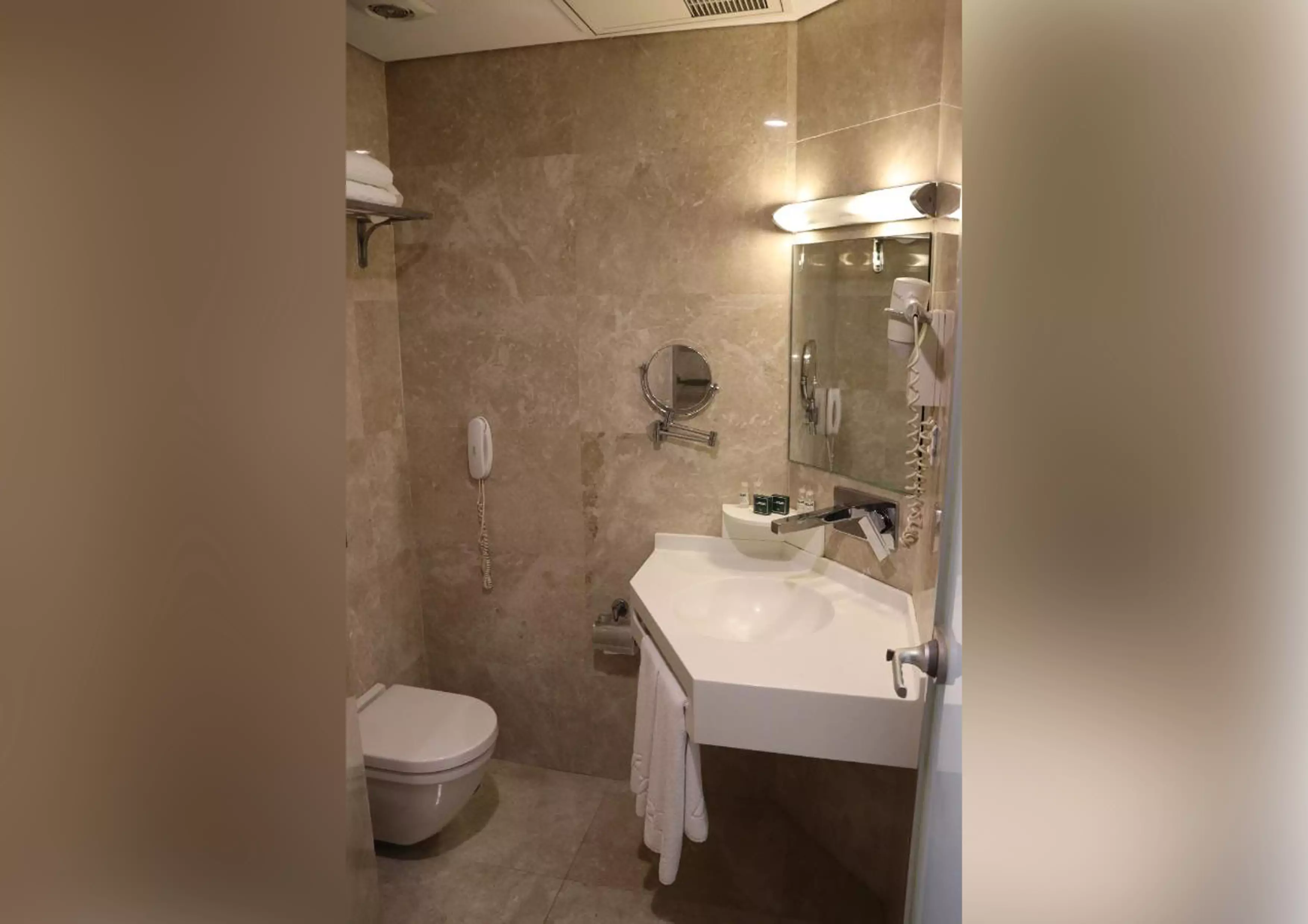 ریوا تکسیم استانبول