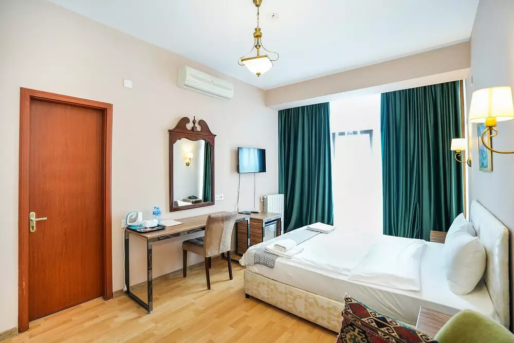 آندزا تفلیس