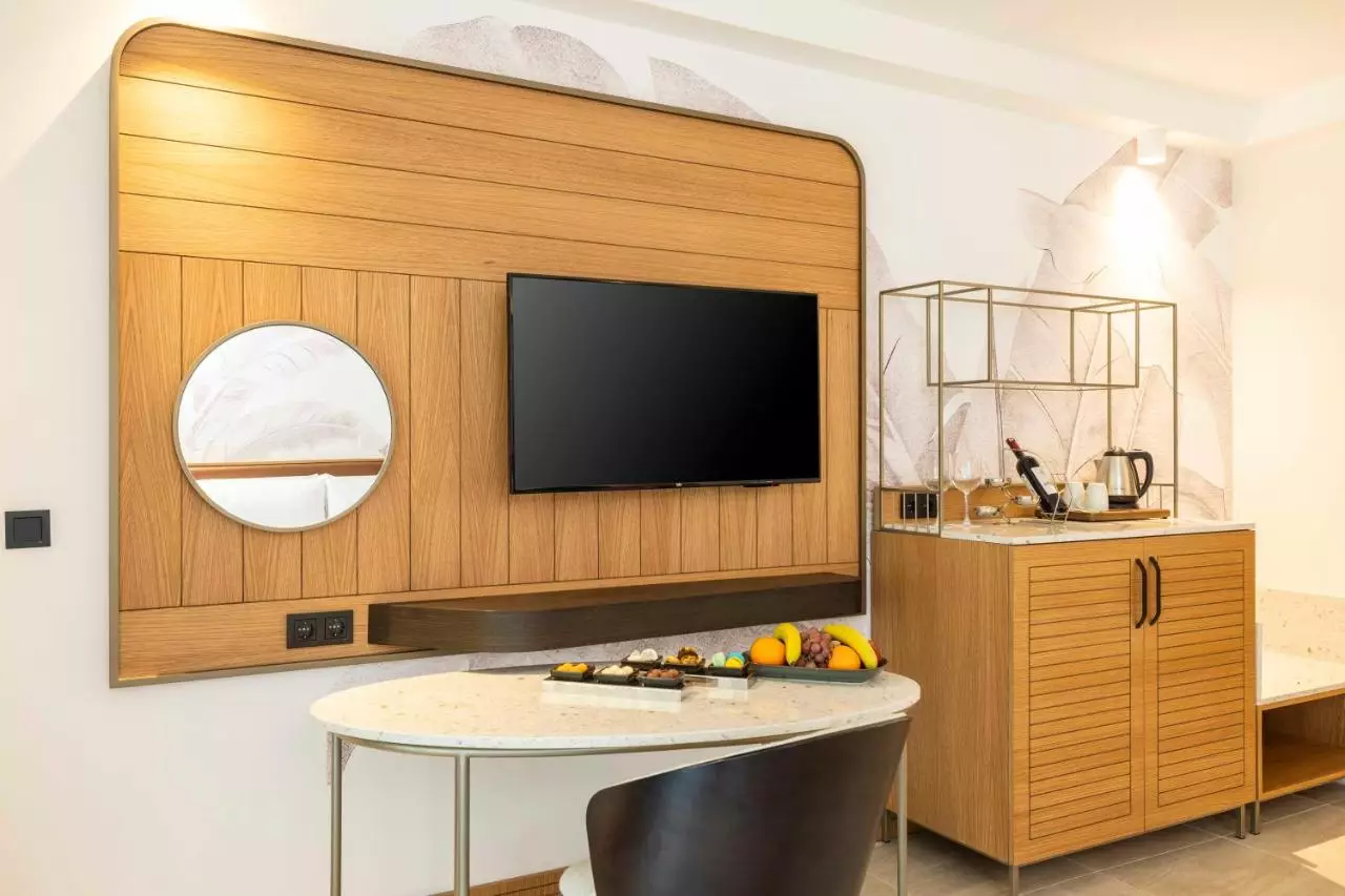 سیرن بلک آنتالیا