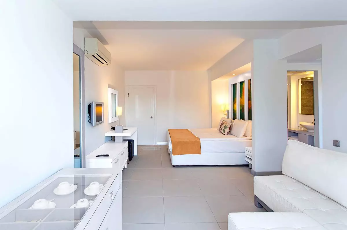 گادس آف بدروم