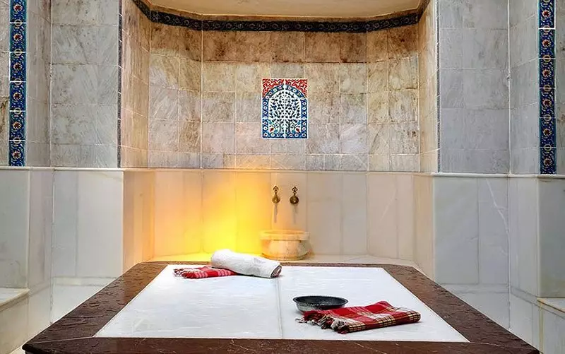 لادونیا آداکوله