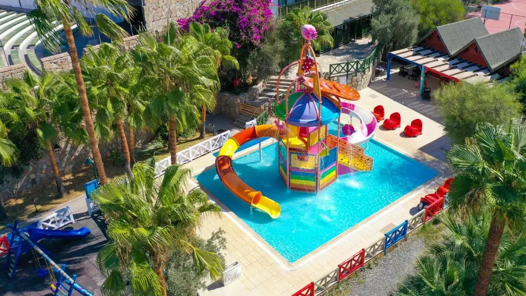 کریستال گرین بی ریزورت اسپا