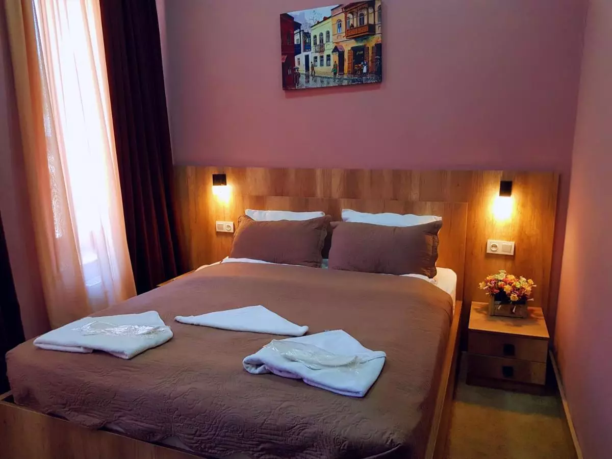 اپیک میدان تفلیس