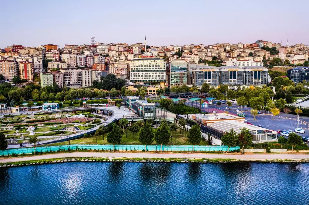 کلاریون گلدن هورن استانبول