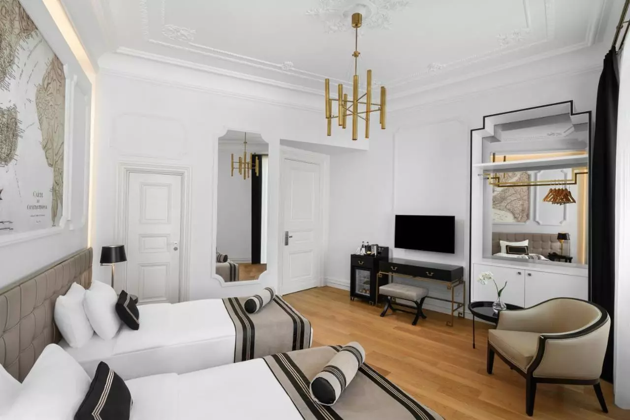 آکا لاش تکسیم استانبول