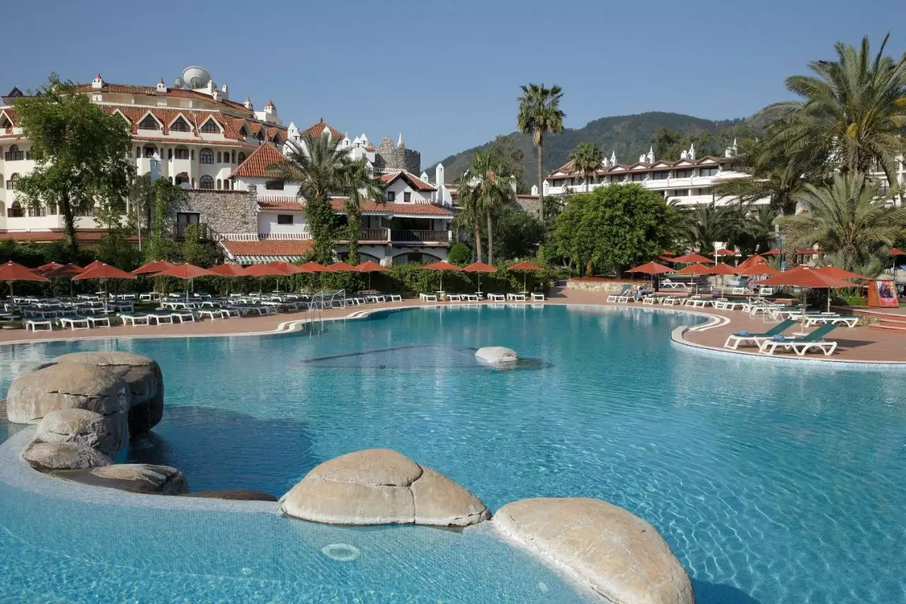 مارتی ریزورت دلوکس