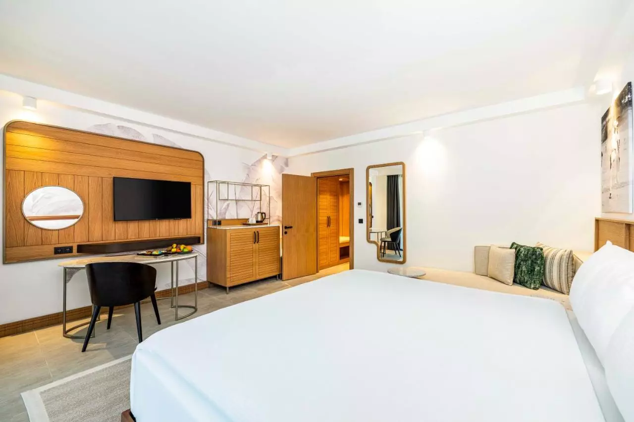 سیرن بلک آنتالیا